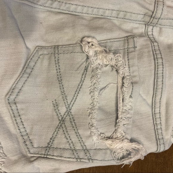 Aeropostale | Distressed Jegging Shorts - Picture 12 of 14